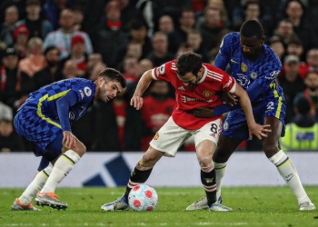 Cristiano Ronaldo thanks Manchester United fans after Chelsea goal