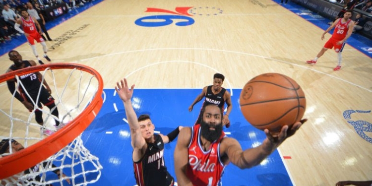 Harden, Embiid power 76ers past Heat, even series 2-2