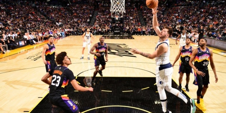 Mavericks blow out Suns in Game 7 upset, advance to Western Conference inals