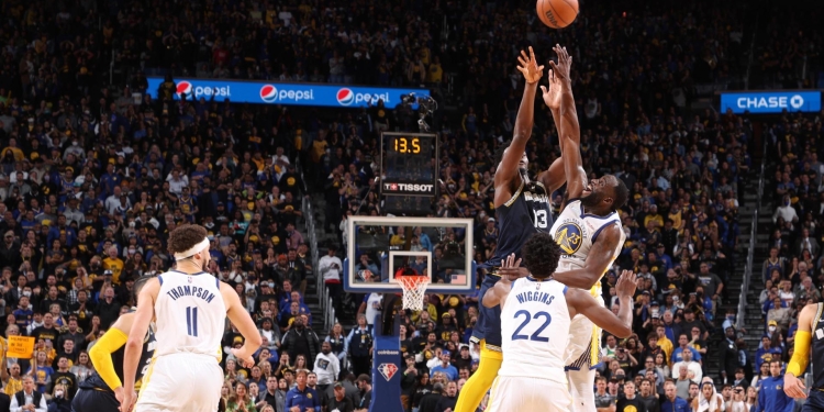 Curry, Warriors rally past Grizzlies to win Game 4, take 3-1 series lead