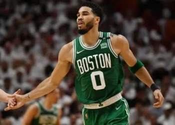 Celtics blow out Heat in Game 2 to even Eastern Conference finals