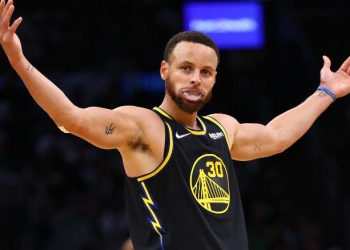 Steph Curry scores 43 points as Golden State Warriors beat Boston Celtics to tie series 2-2