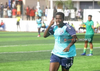 Gladys Amfobea training with Ampem Darkoa ahead of possible switch