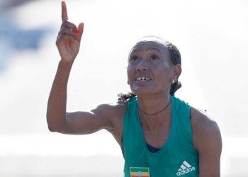 Emotional Gotytom Gebreslase wins Ethiopia’s second marathon gold medal of Oregon 2022