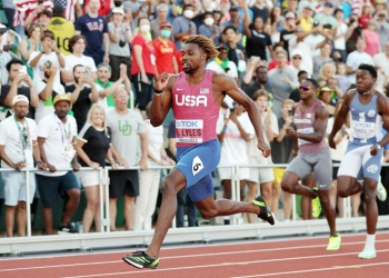 US sweep in 200m! Noah Lyles runs American record and world lead to defend title