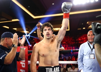 Hey Arnold: Barboza defeats Zorrilla in 140-pound showdown