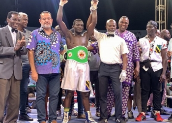 Loren Japhet wins WABU super featherweight title