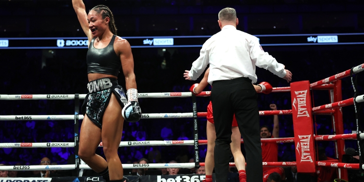 Alycia Baumgardner edges Mikaela Mayer by split decision to unify junior lightweight titles