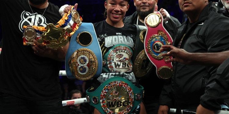 Alycia Baumgardner edges Mikaela Mayer by split decision to unify junior lightweight titles