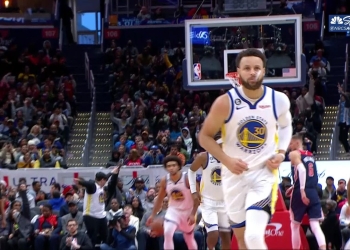 Steph Curry drops 41 points as Warriors defeat Wizards 127-118