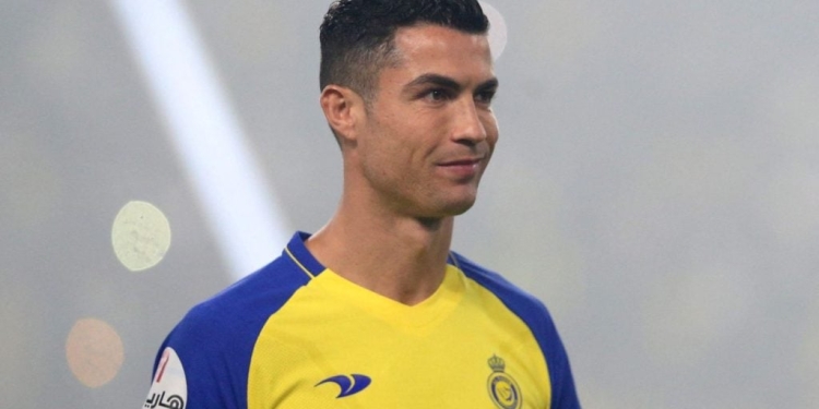Cristiano Ronaldo sells Ballon d’Or trophy to Israel’s richest man, donates it to charity