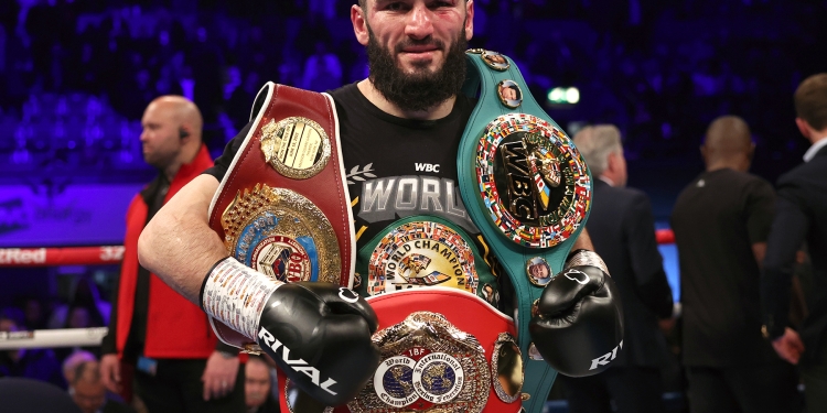 Light Heavyweight King Artur Beterbiev Stops Anthony Yarde in 8