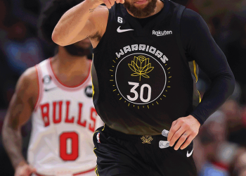 Steph Curry makes NBA History on Sunday