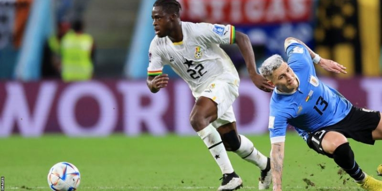 Kamaldeen Sulemana joins Southampton from Rennes for  club-record £22m