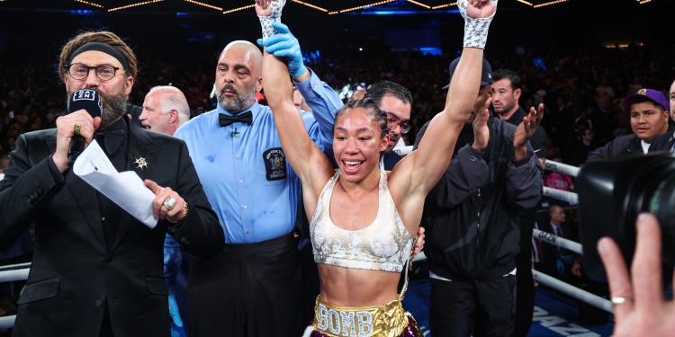 Baumgardner overwhelms Mekhaled and owns the four crowns