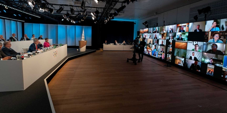 IOC oust International Boxing Association from Olympic Movement but boxing remains in 2024 and 2028 Olympics