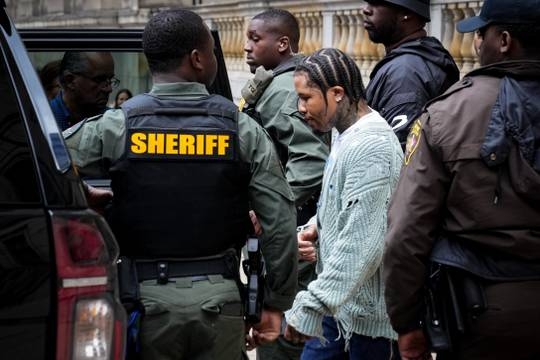 Judge orders Gervonta Davis to jail after boxer spent house arrest at Four Seasons, luxury condo