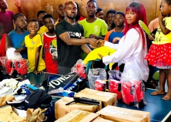 Ping pong star Derek Abrefa donates equipment to Ghanaian sports foundations