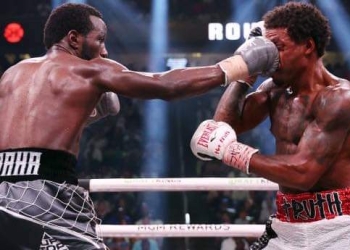 Crawford batters Spence, stops him in 9 to become undisputed welterweight champ