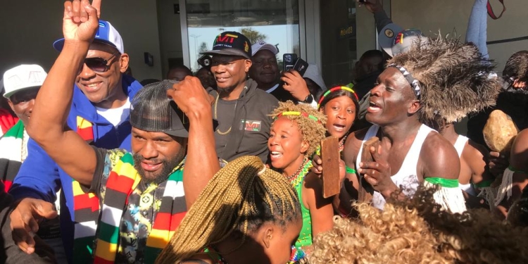 Floyd Mayweather arrives in Harare to help Mnangagwa campaign