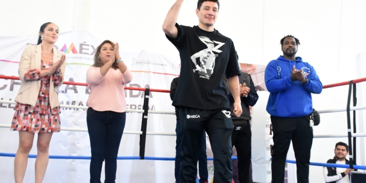 “Camarón” Zepeda motivates the young people of his city