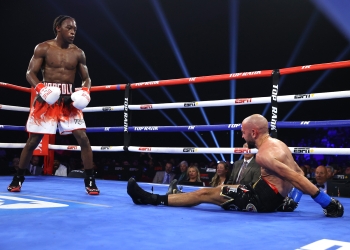 Davis dominates Patera to defend WBO Intercontinental title
