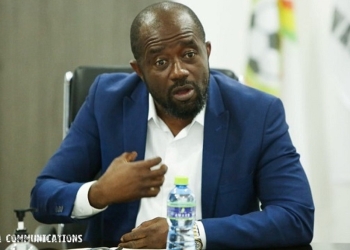 Ruthless Spain destroy Greece and cruise into the semis