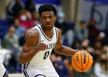 Bronny James, No. 19 recruit in 2023, commits to USC