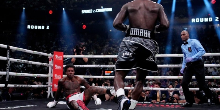Crawford batters Spence, stops him in 9 to become undisputed welterweight champ