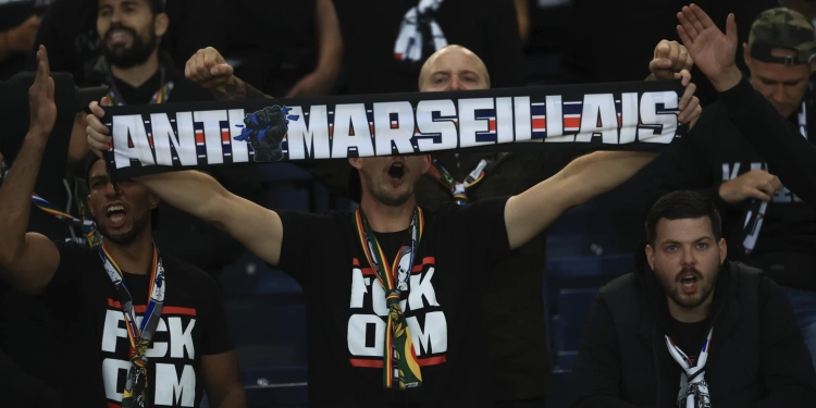 Homophobic chants again overshadow French soccer’s biggest game