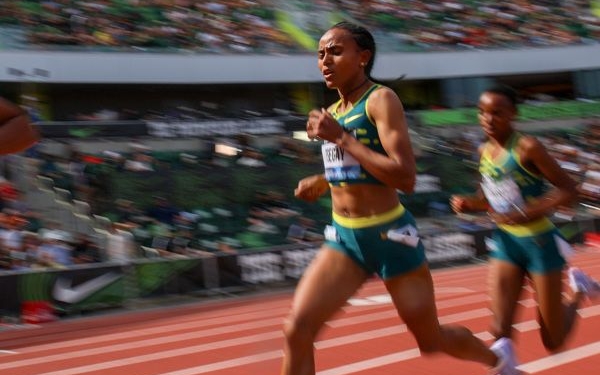 Tsegay smashes world 5000m record with 14:00.21 in Eugene