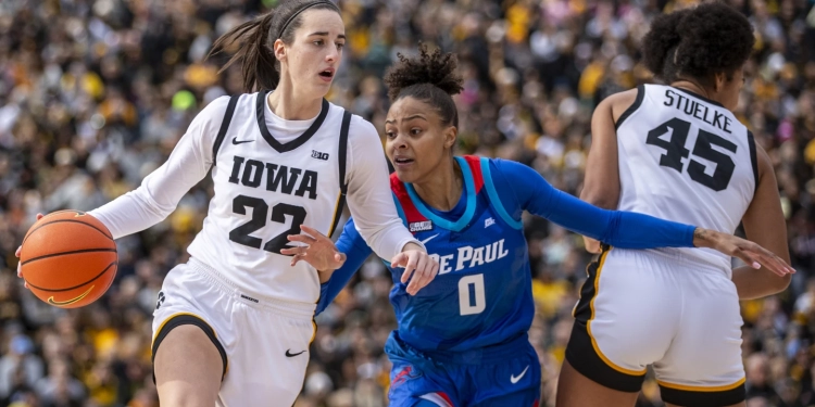 Clark hits triple-double in front of women’s basketball record crowd of 55,646