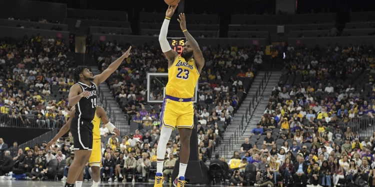 James, Durant finally face off again, Suns beat Lakers 123-100 in preseason finale