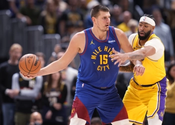 Jokic and the Nuggets receive rings, watch championship banner raised before tipping off season