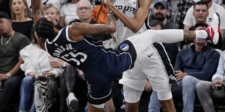 Mavericks spoil Victor Wembanyama’s NBA debut, beat the Spurs 126-119 in season opener