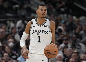 No. 1 pick Wembanyama scores 15 points in NBA debut as Spurs fall to Mavericks