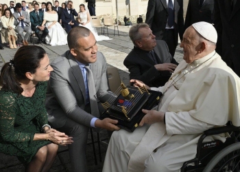 IBA President Umar Kremlev meets Pope Francis