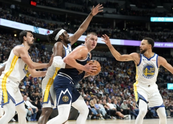 Jokic scores 35 points, Nuggets hold off Curry, Warriors 108-105
