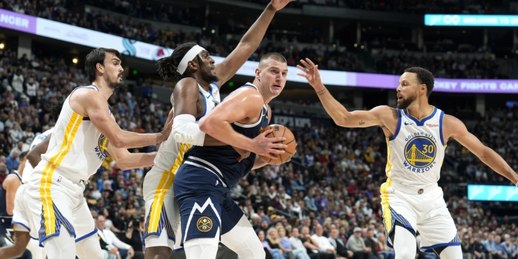 Jokic scores 35 points, Nuggets hold off Curry, Warriors 108-105