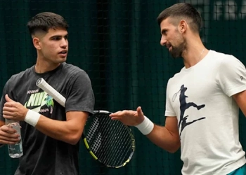 Novak Djokovic in France training with rival Alcaraz for 2023 Paris Masters