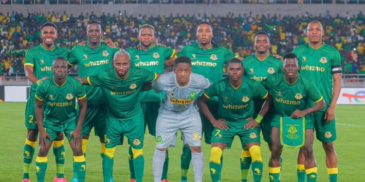 Young Africans arrive in Kumasi for showdown against Medeama