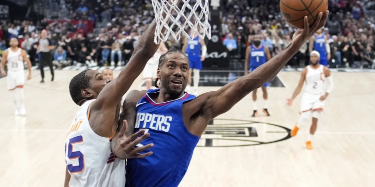 Clippers sign 2-time NBA Finals MVP Leonard to a 3-year extension worth $152.3m