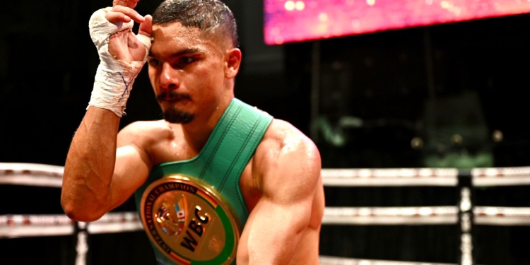 Alex Winwood shares the love in pursuit of world title