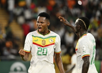 Senegal see off Cameroon 3-1 to qualify for knockout stage
