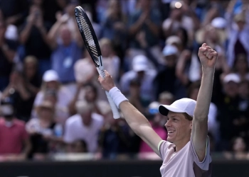 Jannik Sinner ends 10-time champion Novak Djokovic’s unbeaten streak in Australian Open semifinals