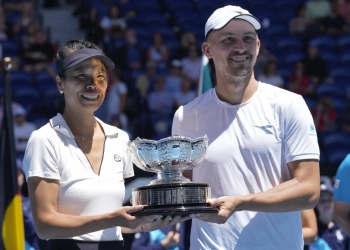 Hsieh Su-wei and Jan Zielinski win the mixed doubles title at the Australian Open