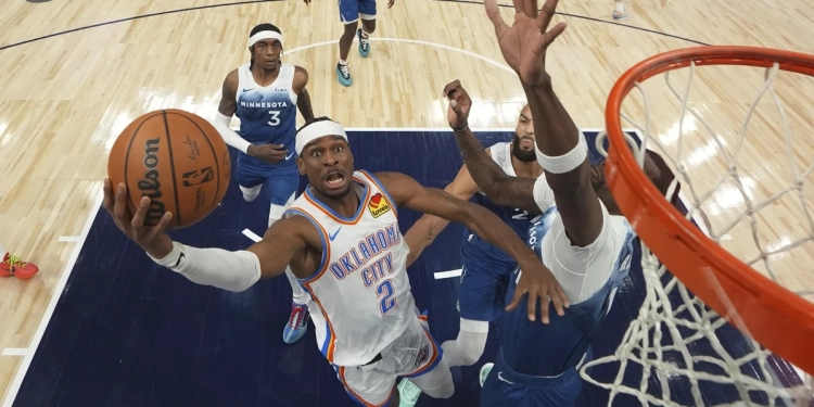 Shai Gilgeous-Alexander scores 33 points, Thunder beat Timberwolves 102-97 in West showdown