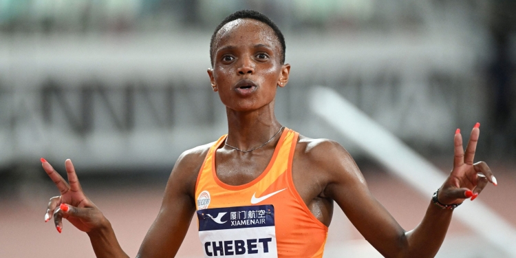Chebet breaks world 5km record with 14:13 in Barcelona