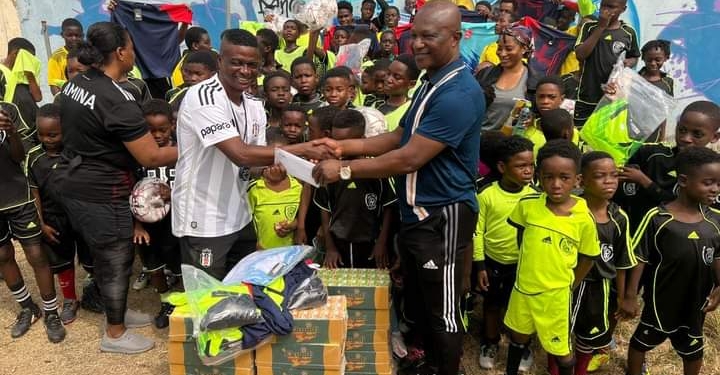 Former Ghana coach Kwesi Appiah donates jerseys, balls to Awudu Issaka Academy