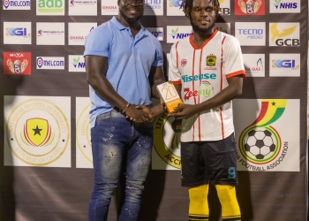 Steve Mukwala receives Tecno man-of-the-match award